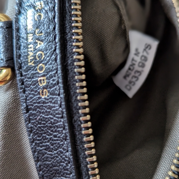 Marc Jacobs Stam quilted handbag in black  leather with gold hardware accents - Picture 6 of 6